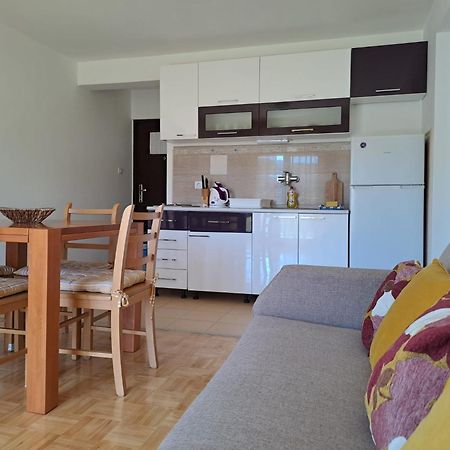 Apartments Neli Vinišće Екстериор снимка