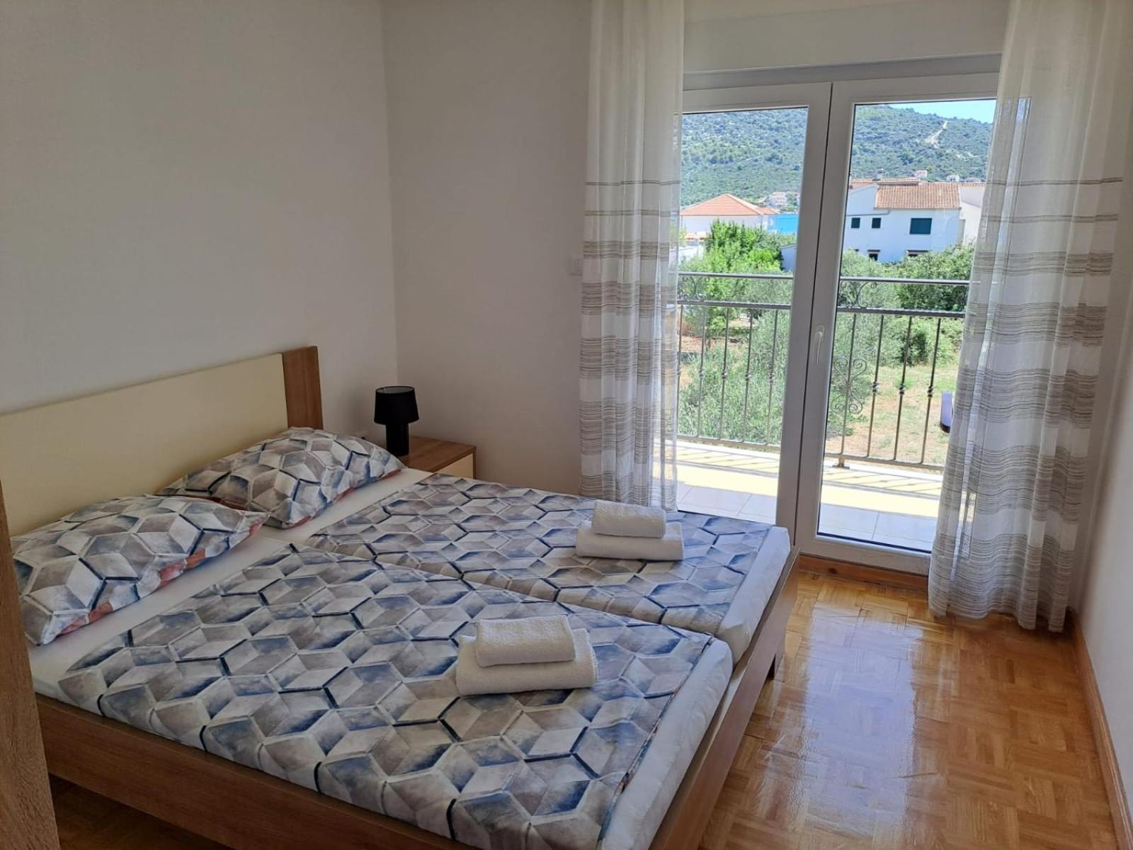 Apartments Neli Vinišće Екстериор снимка