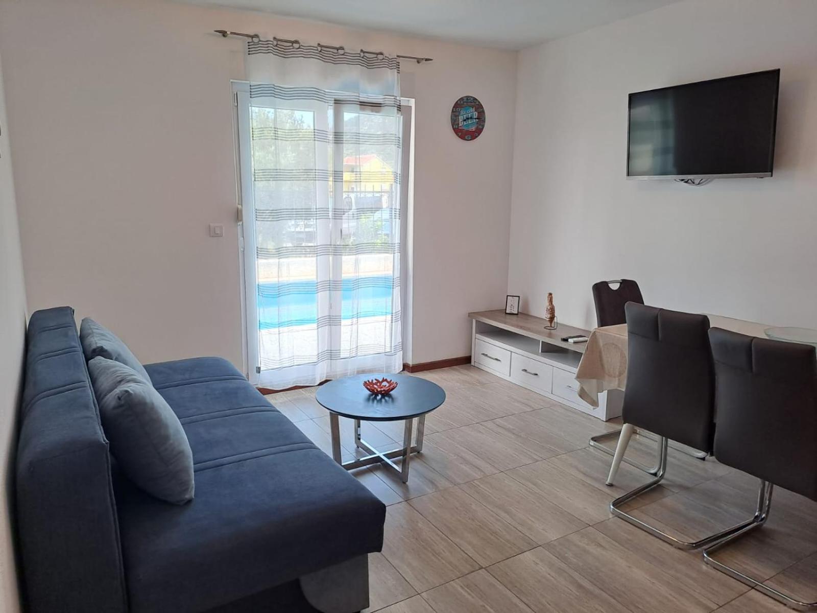 Apartments Neli Vinišće Екстериор снимка