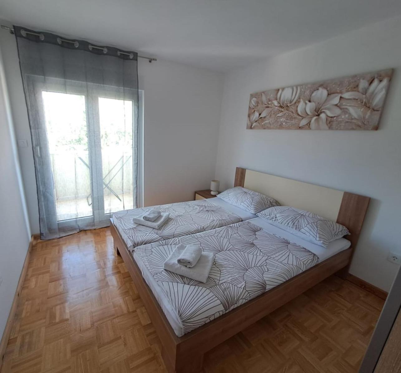 Apartments Neli Vinišće Екстериор снимка